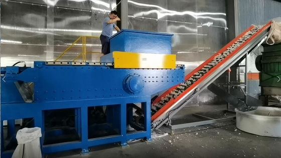 قیمت خوب XRM سری HDPE PC Plastic Lumps Shredder حداقل اندازه خروجی 20 میلی متر بالا به طور موثر آنلاین