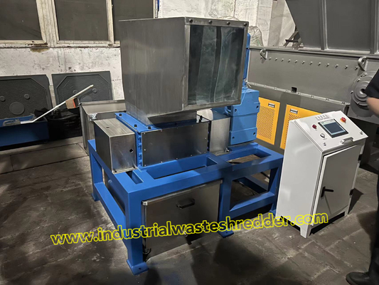 ماشین خرد کردن بطری های آب ضد زنگ PET استیل ضد زنگ شیل آینه نهایی سفارشی با عملکرد تزریق آب