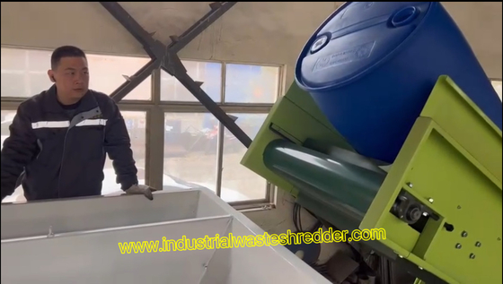 خردکننده بشکه های پلاستیکی با کارایی بالا، 200L HDPE IBC درام دو شاخه درام با CE، گالن خردکننده درام پلاستیکی 1000 کیلوگرم در ساعت، درام پلاستیکی شیمیایی