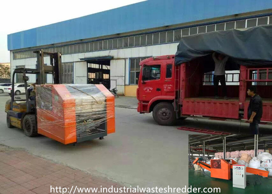 قیمت خوب پوشک بزرگسالان دستگاه خرد کن صنعتی نوار بهداشتی نصب آسان کار کردن آنلاین